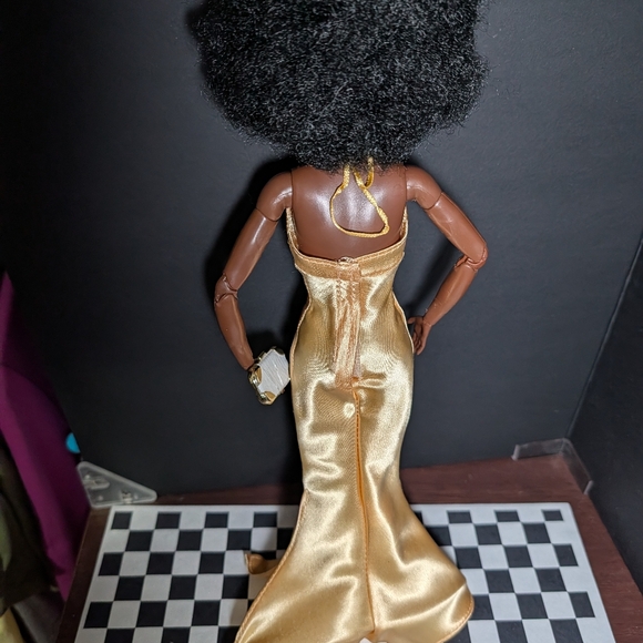 Custom Restyled AA Articulated Barbie Red Carpet Gold Gown - Picture 9 of 10